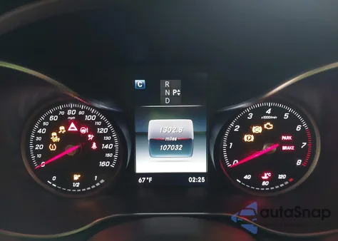 2017 Mercedes-Benz C 300 4Matic/Luxury 4Matic z USA, uszkodzony, nr VIN 55SWF4KB9HU184400